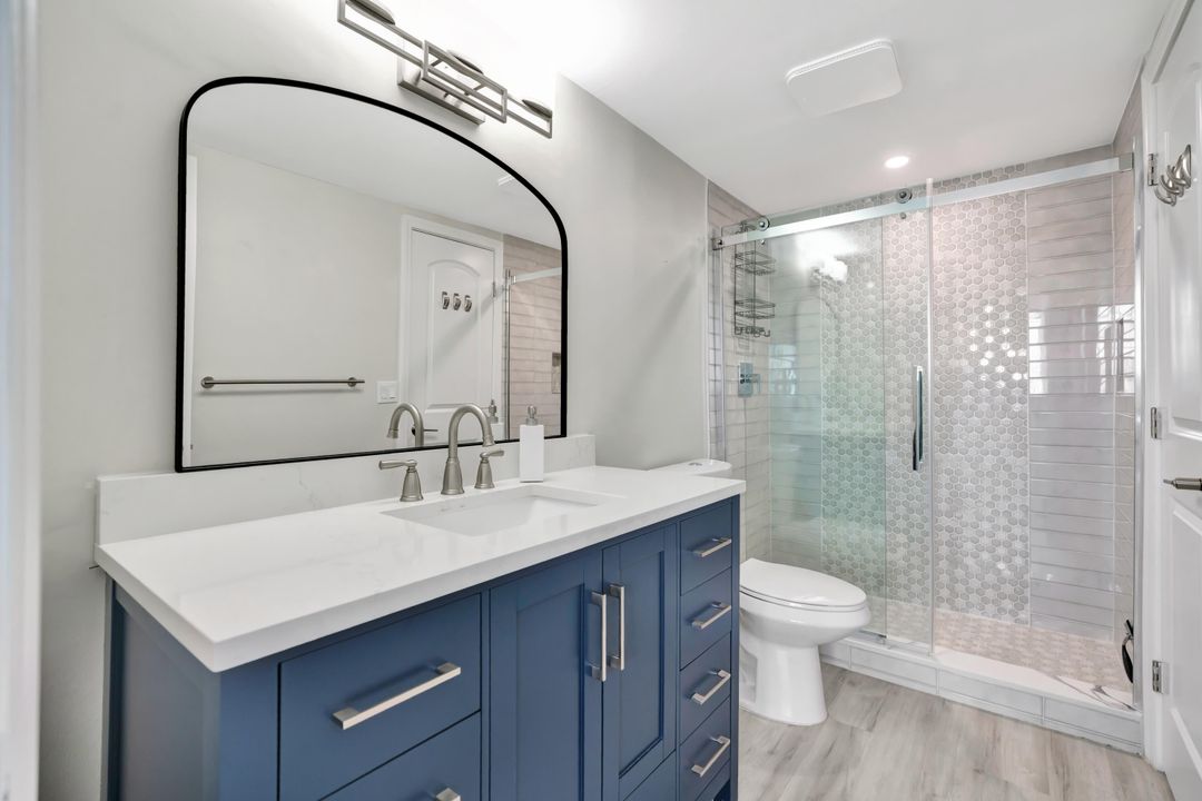 Active With Contract: $384,999 (2 beds, 2 baths, 1143 Square Feet)