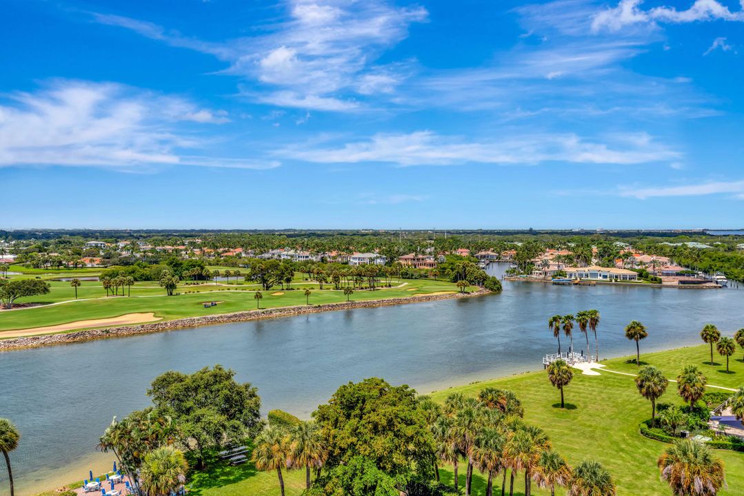 Active With Contract: $384,999 (2 beds, 2 baths, 1143 Square Feet)