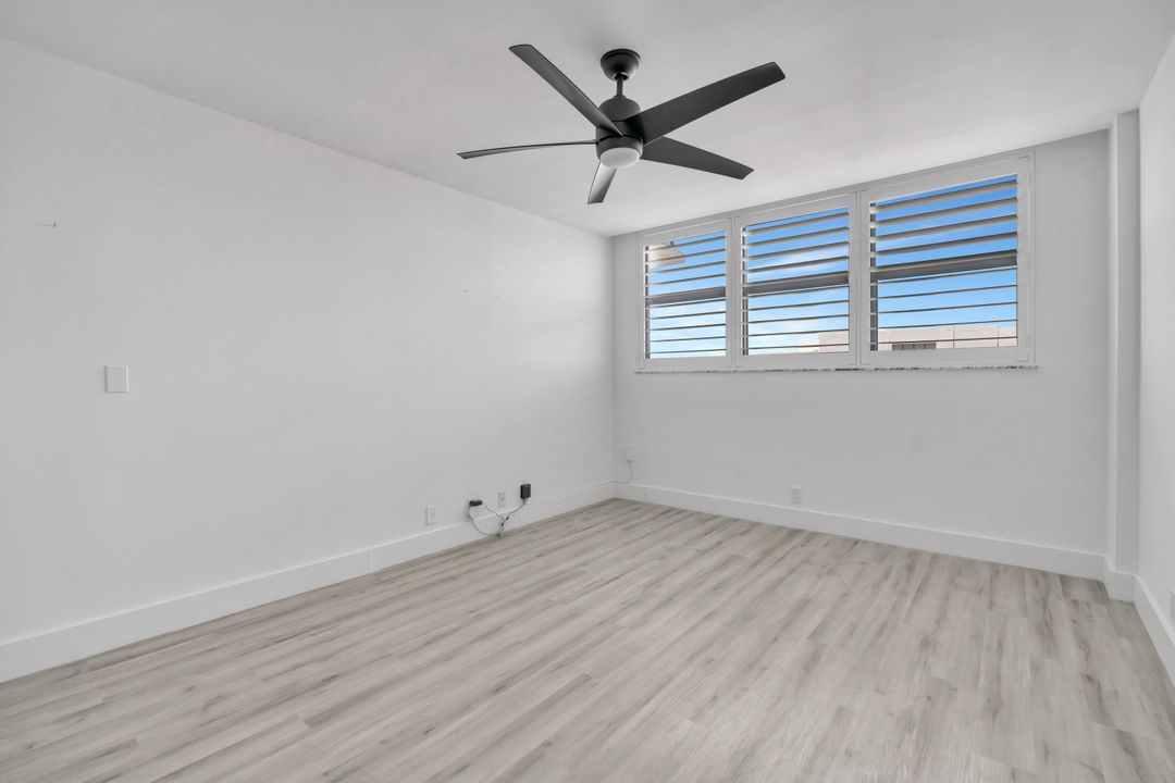 Active With Contract: $384,999 (2 beds, 2 baths, 1143 Square Feet)