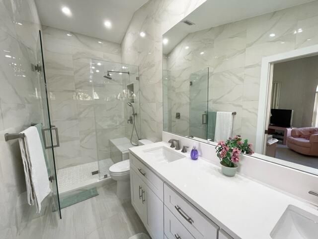 Active With Contract: $6,800 (2 beds, 2 baths, 1346 Square Feet)