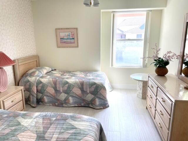 Active With Contract: $6,800 (2 beds, 2 baths, 1346 Square Feet)