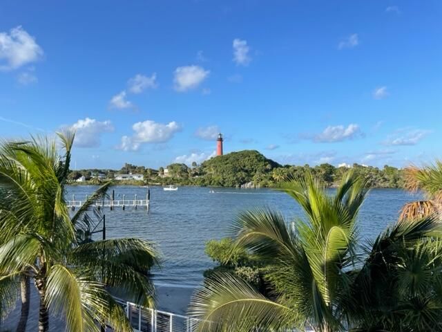 Active With Contract: $6,800 (2 beds, 2 baths, 1346 Square Feet)