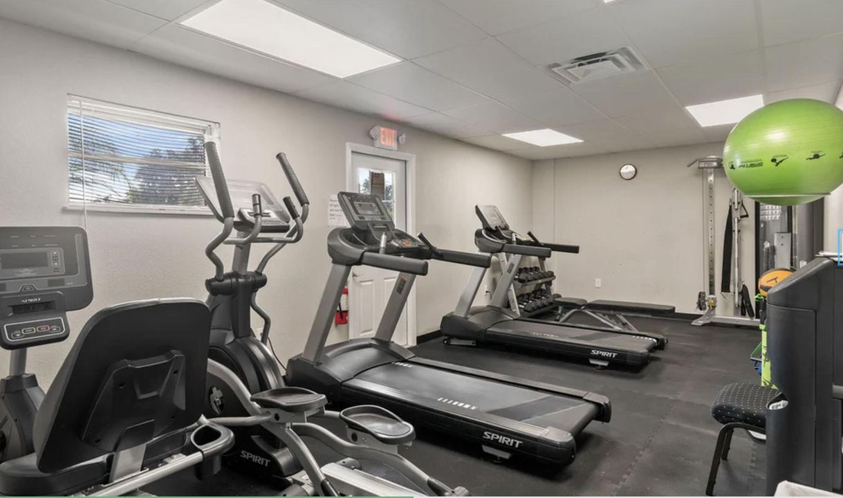 На продажу: $137,799 (3 спален, 2 ванн, 1100 Квадратных фут)