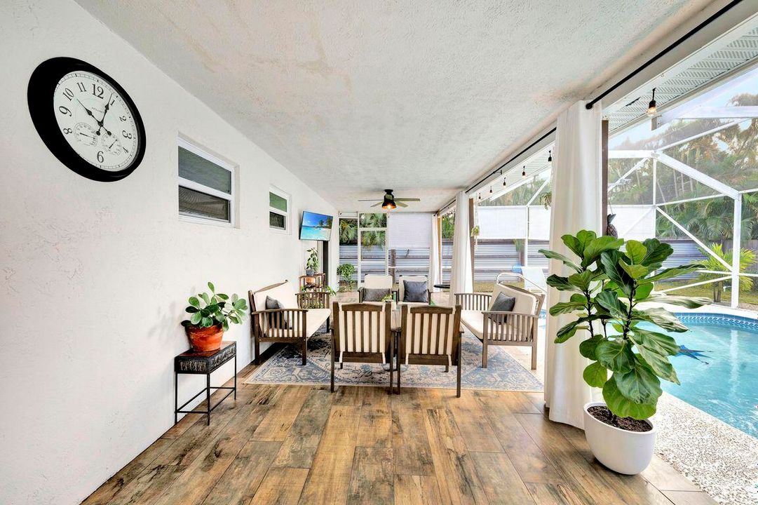 For Sale: $880,000 (3 beds, 3 baths, 1519 Square Feet)