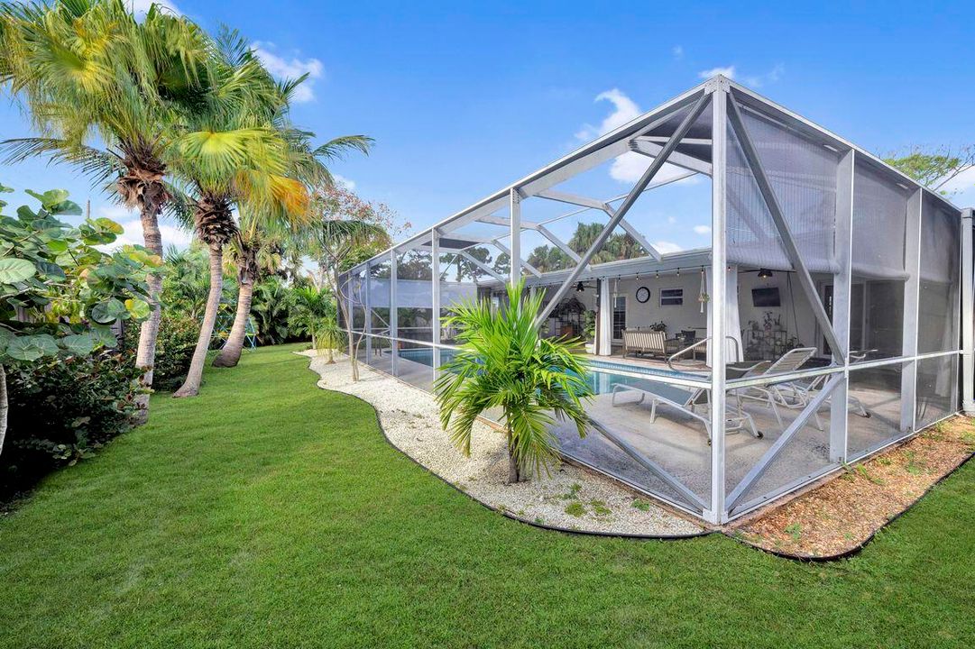 For Sale: $880,000 (3 beds, 3 baths, 1519 Square Feet)