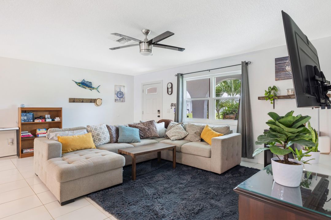 For Sale: $880,000 (3 beds, 3 baths, 1519 Square Feet)