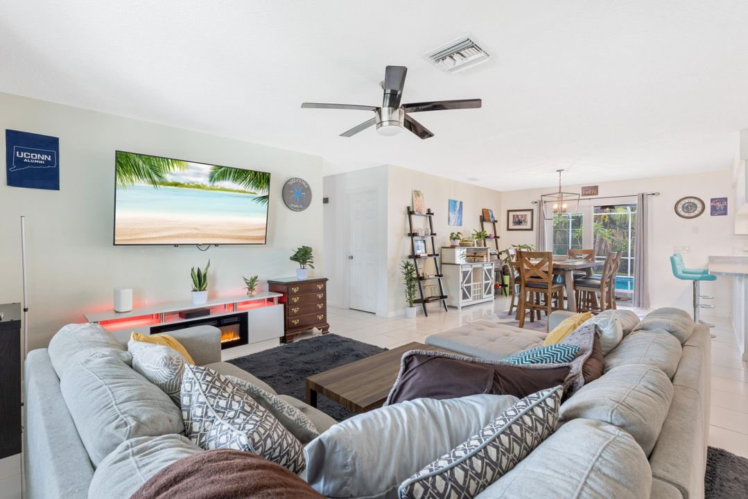 For Sale: $880,000 (3 beds, 3 baths, 1519 Square Feet)