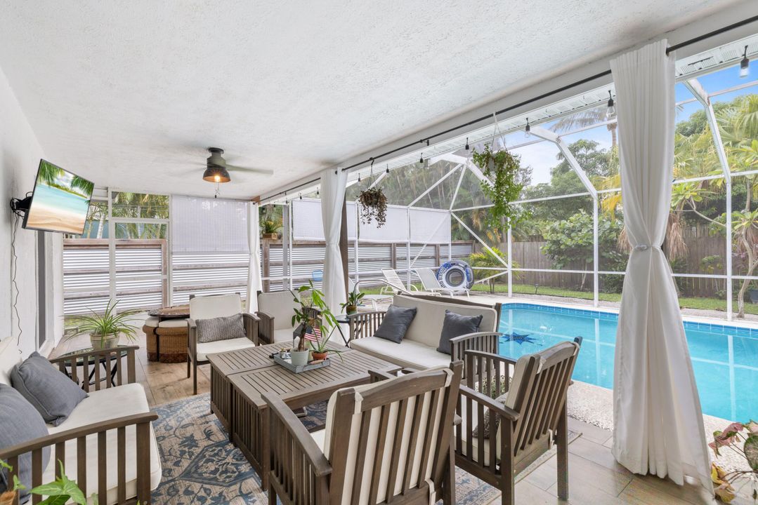 For Sale: $880,000 (3 beds, 3 baths, 1519 Square Feet)