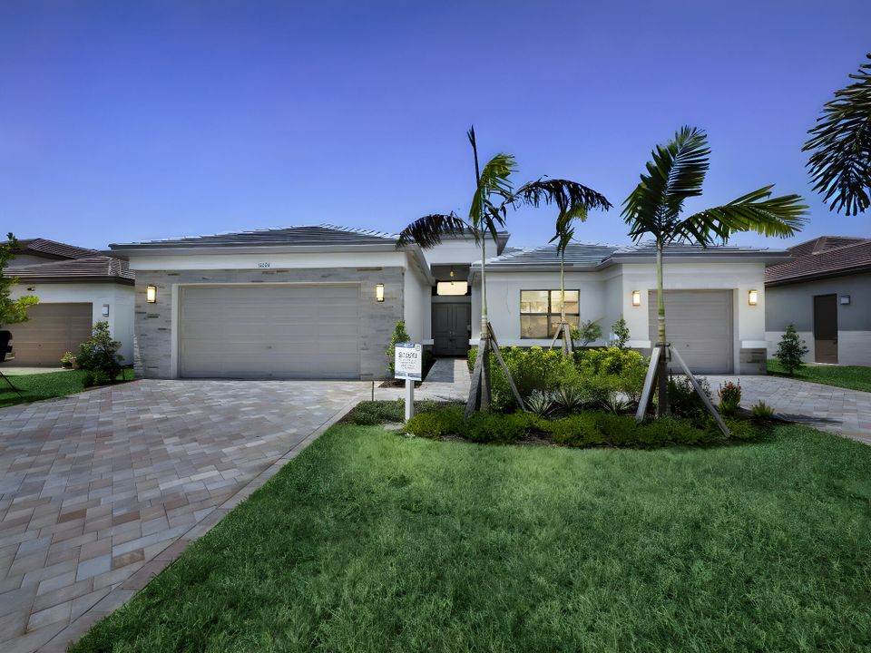 Recently Sold: $862,900 (3 beds, 3 baths, 2668 Square Feet)