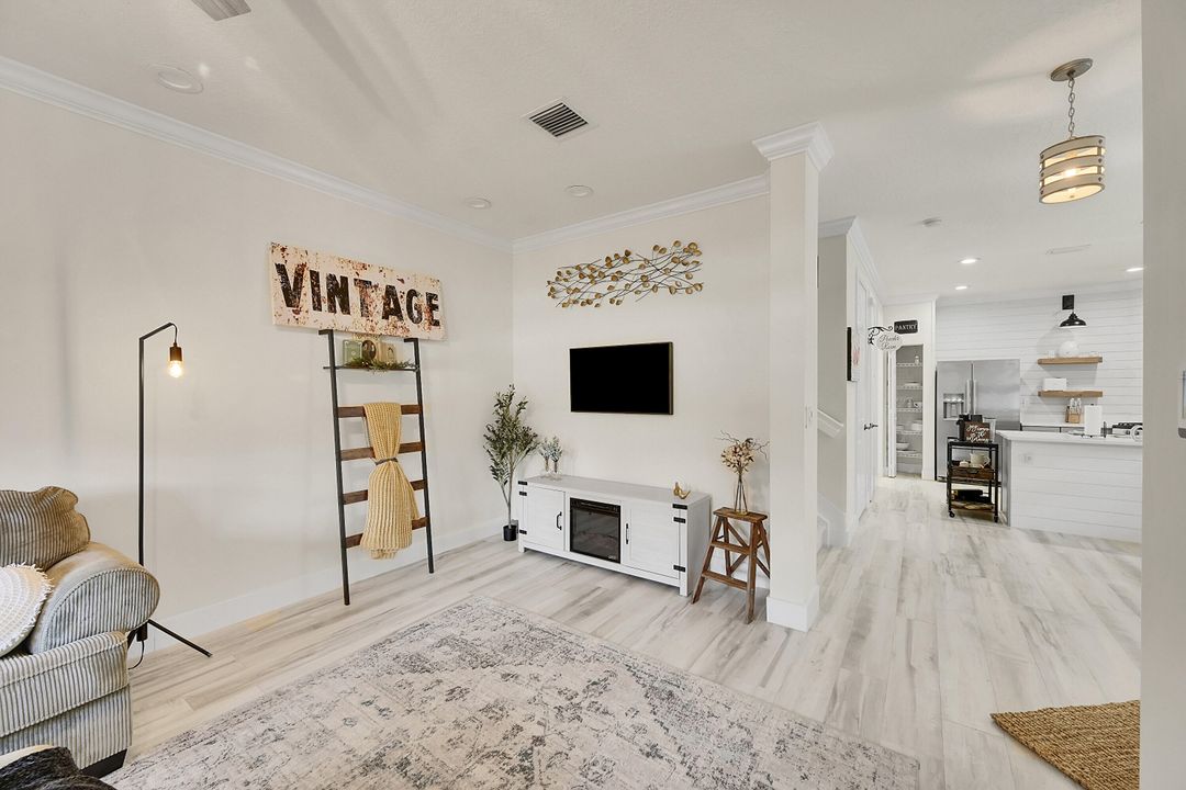 Activo con contrato: $4,000 (3 camas, 2 baños, 1478 Pies cuadrados)