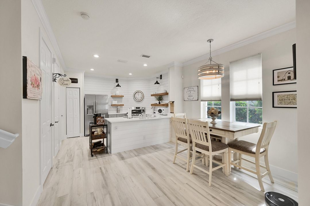 Activo con contrato: $4,000 (3 camas, 2 baños, 1478 Pies cuadrados)