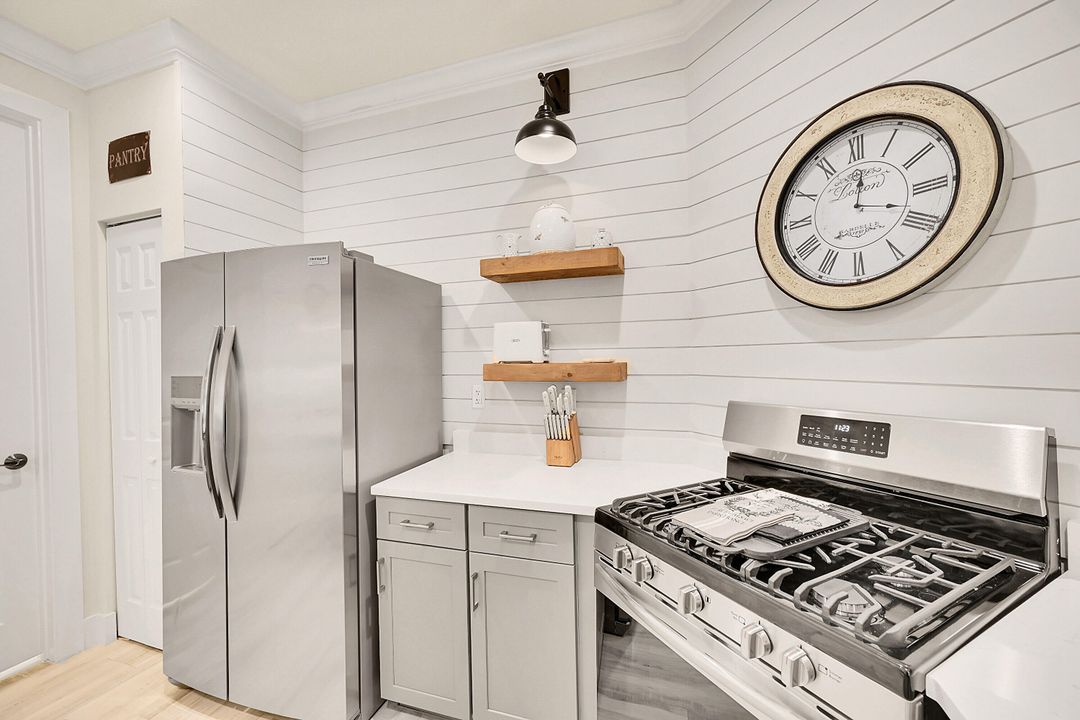 Activo con contrato: $4,000 (3 camas, 2 baños, 1478 Pies cuadrados)