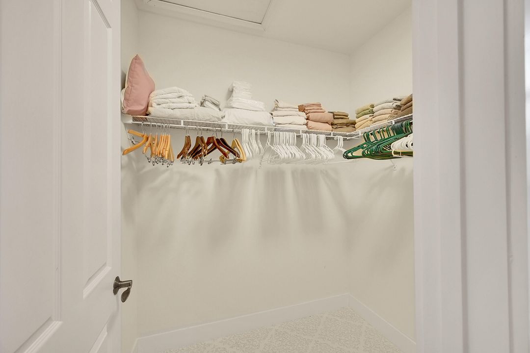 Activo con contrato: $4,000 (3 camas, 2 baños, 1478 Pies cuadrados)