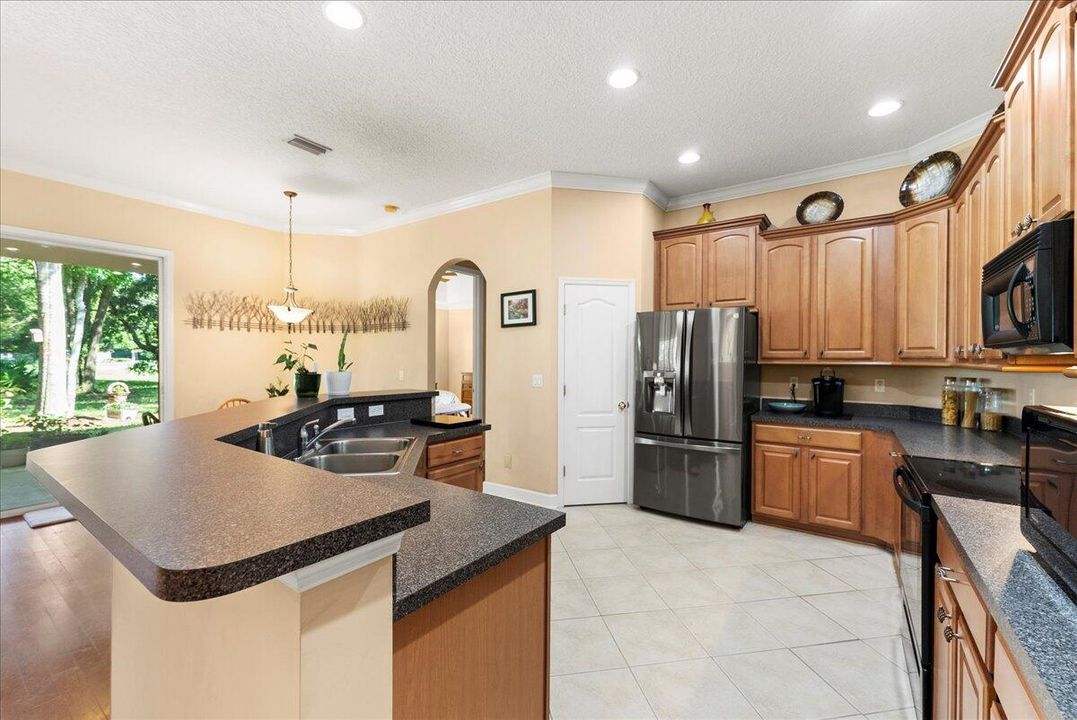 For Sale: $650,000 (4 beds, 3 baths, 2379 Square Feet)