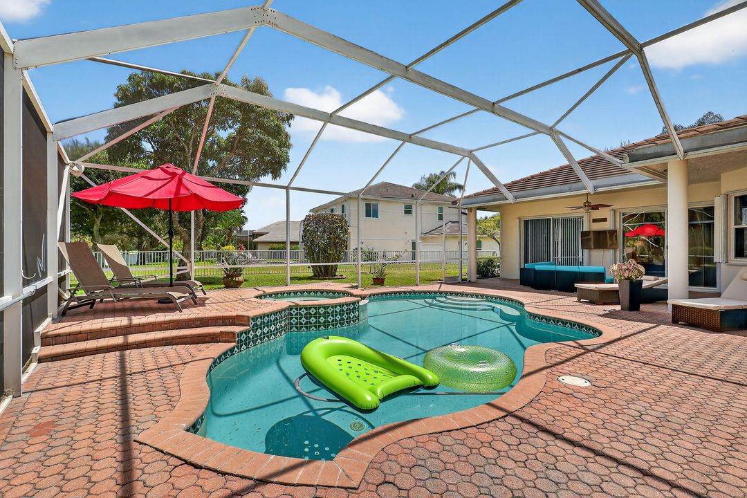 待售: $849,000 (4 贝兹, 3 浴室, 2481 平方英尺)