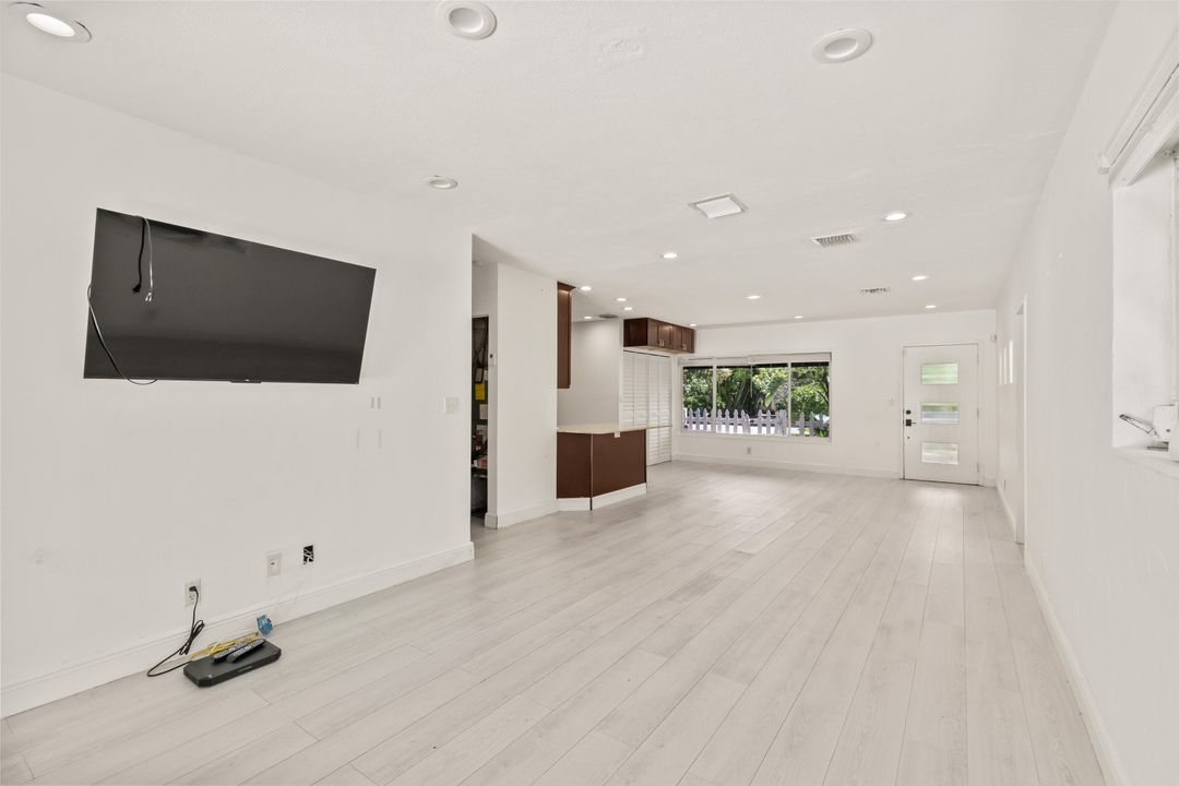 Activo con contrato: $675,000 (3 camas, 2 baños, 1355 Pies cuadrados)