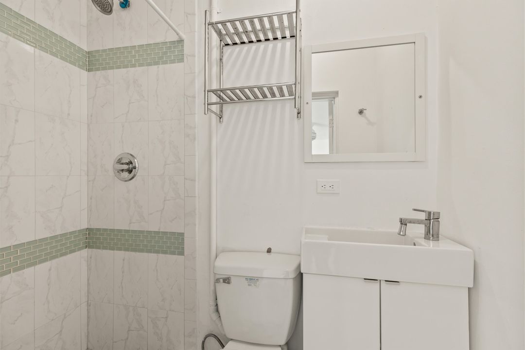 Activo con contrato: $675,000 (3 camas, 2 baños, 1355 Pies cuadrados)