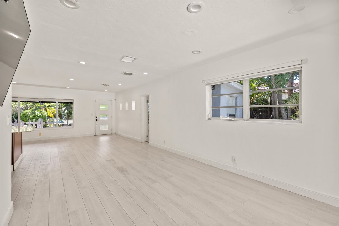 Activo con contrato: $675,000 (3 camas, 2 baños, 1355 Pies cuadrados)