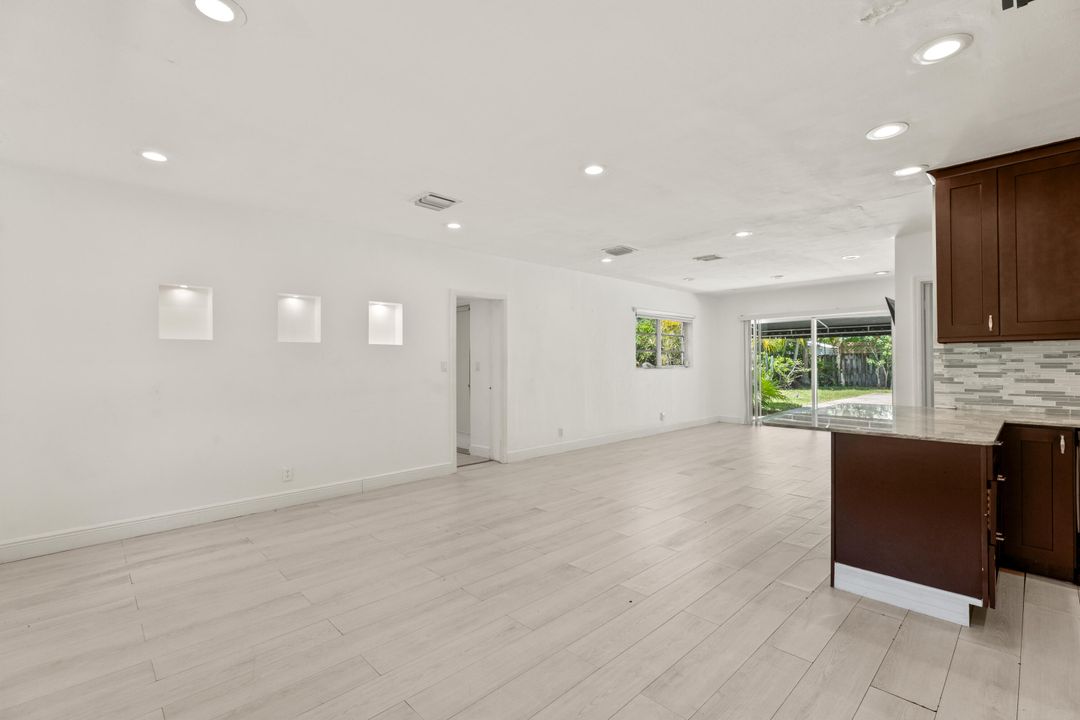 Activo con contrato: $675,000 (3 camas, 2 baños, 1355 Pies cuadrados)