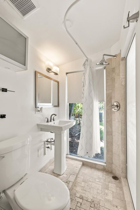 Activo con contrato: $675,000 (3 camas, 2 baños, 1355 Pies cuadrados)