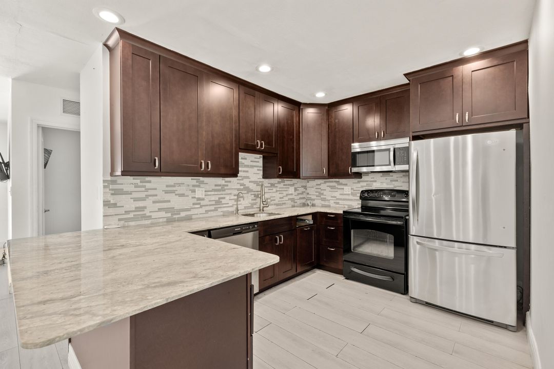 Activo con contrato: $675,000 (3 camas, 2 baños, 1355 Pies cuadrados)