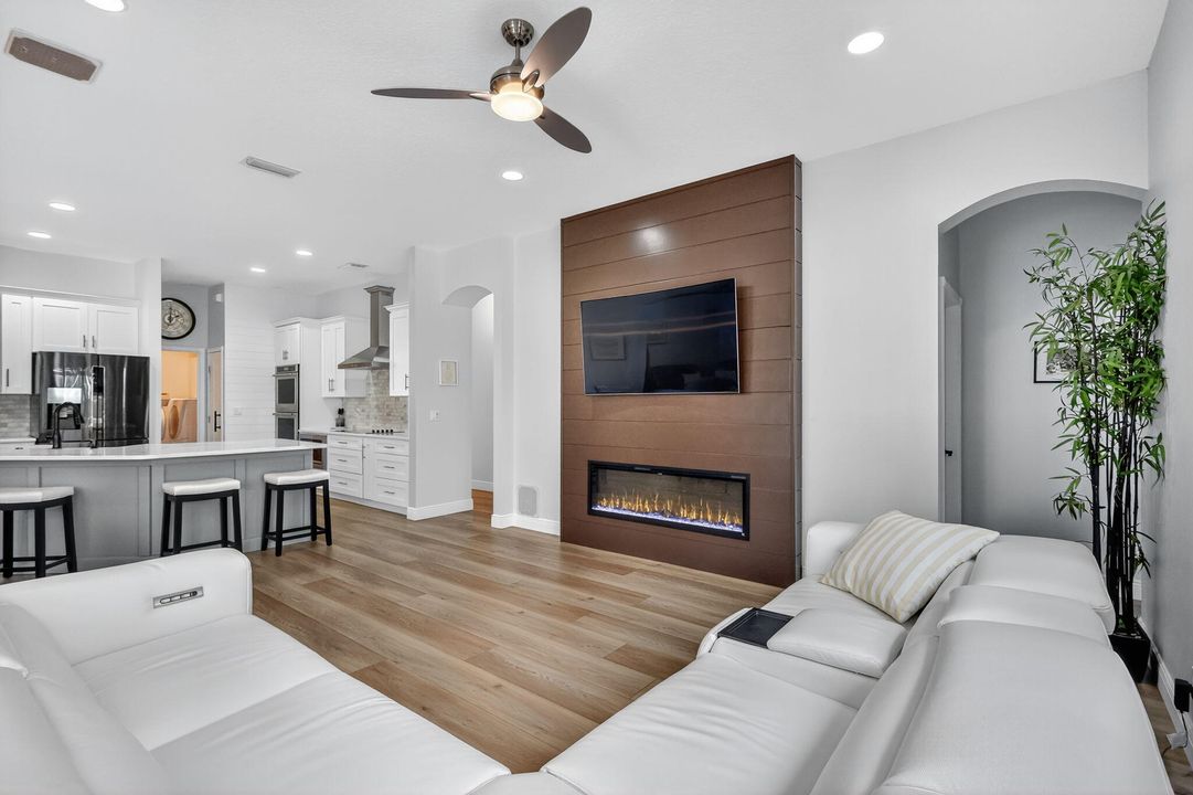 待售: $849,000 (4 贝兹, 3 浴室, 2481 平方英尺)