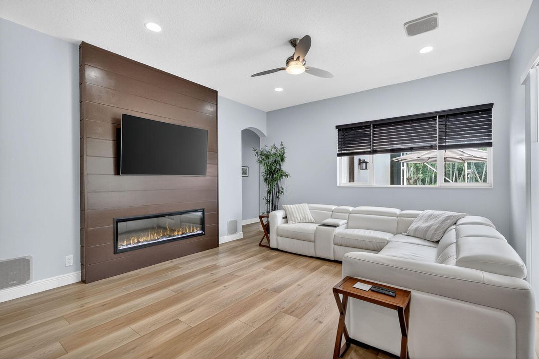 待售: $849,000 (4 贝兹, 3 浴室, 2481 平方英尺)