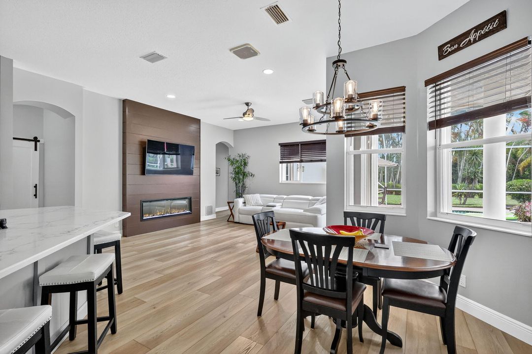 待售: $849,000 (4 贝兹, 3 浴室, 2481 平方英尺)