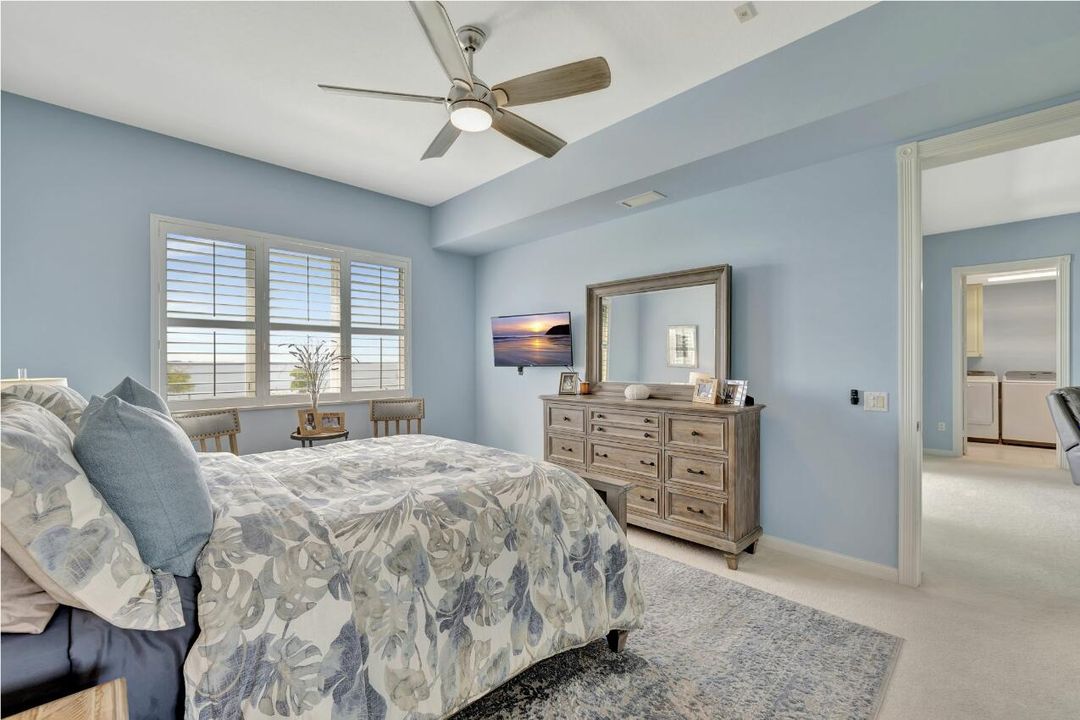 For Sale: $439,400 (2 beds, 2 baths, 1989 Square Feet)