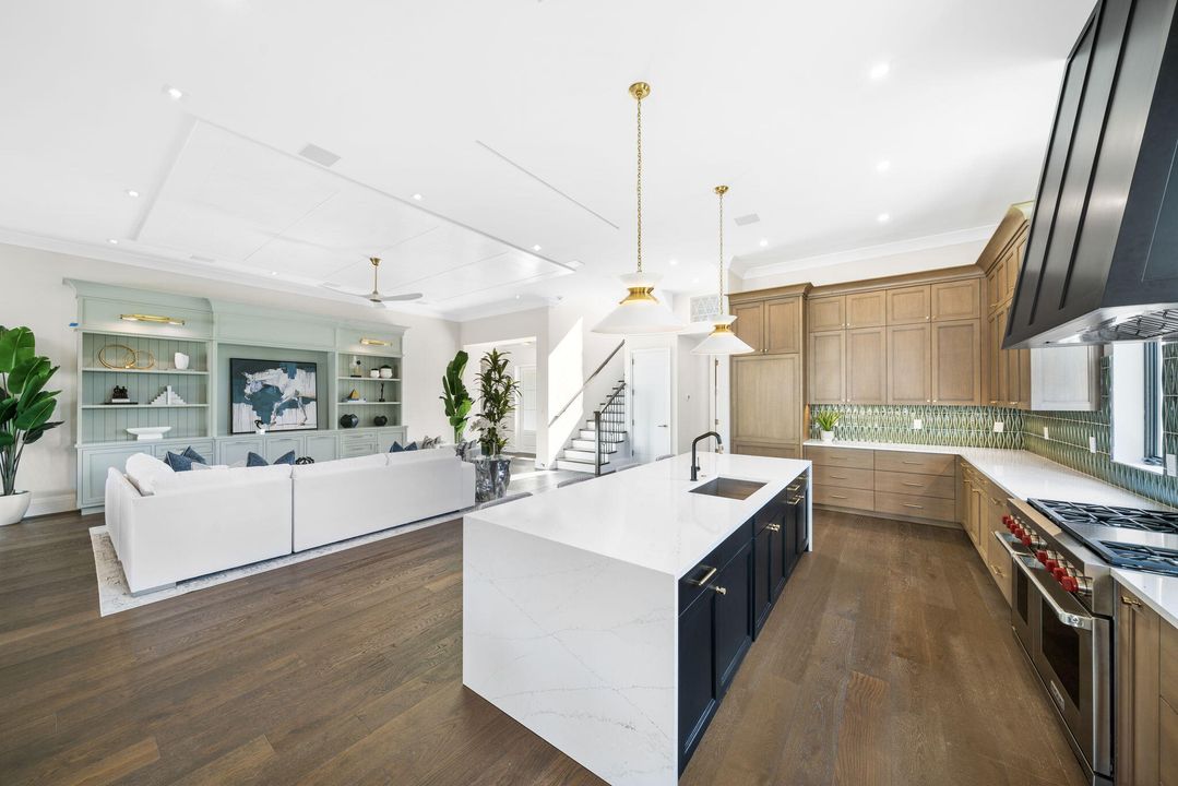 For Rent: $50,000 (5 beds, 4 baths, 4685 Square Feet)