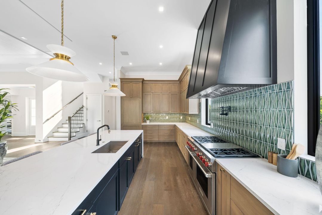 For Rent: $50,000 (5 beds, 4 baths, 4685 Square Feet)