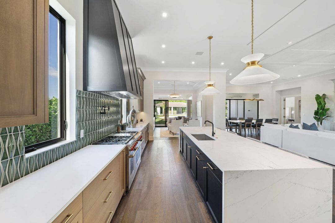 For Rent: $50,000 (5 beds, 4 baths, 4685 Square Feet)