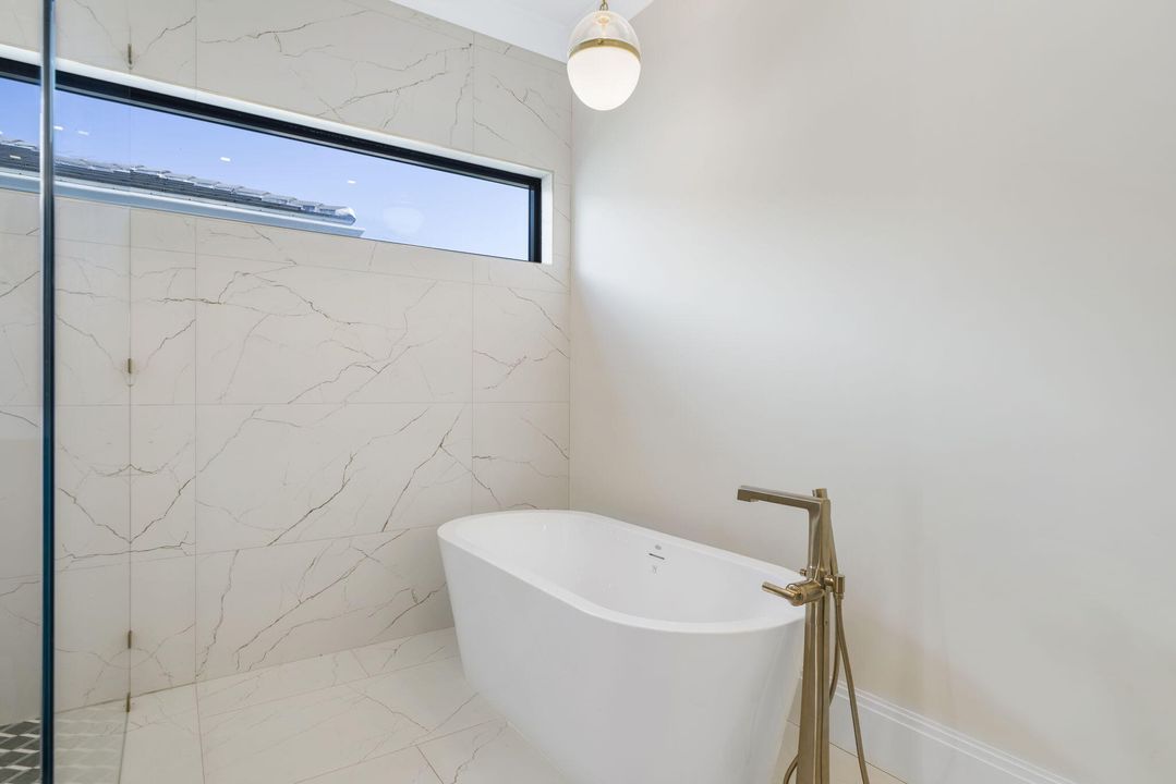 For Rent: $50,000 (5 beds, 4 baths, 4685 Square Feet)