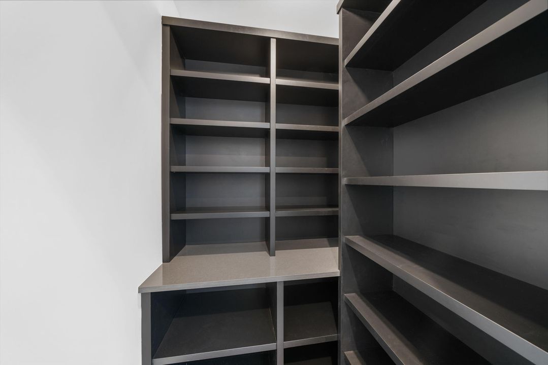 For Rent: $50,000 (5 beds, 4 baths, 4685 Square Feet)