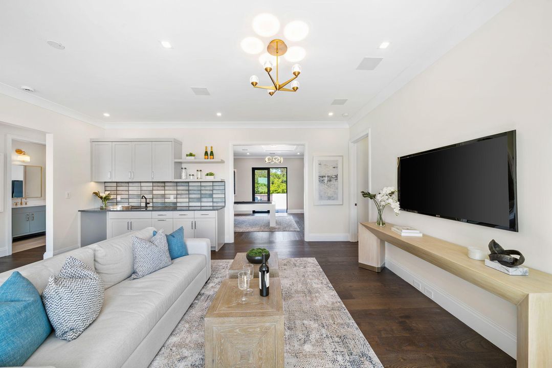 For Rent: $50,000 (5 beds, 4 baths, 4685 Square Feet)