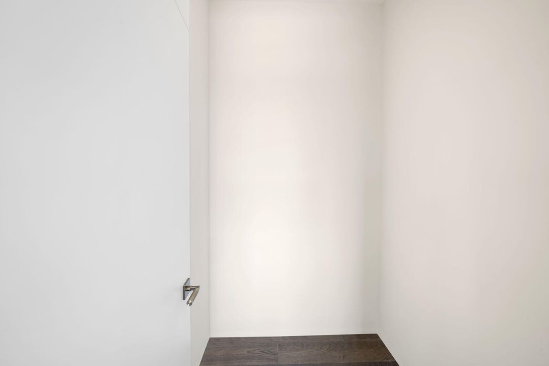 For Rent: $50,000 (5 beds, 4 baths, 4685 Square Feet)