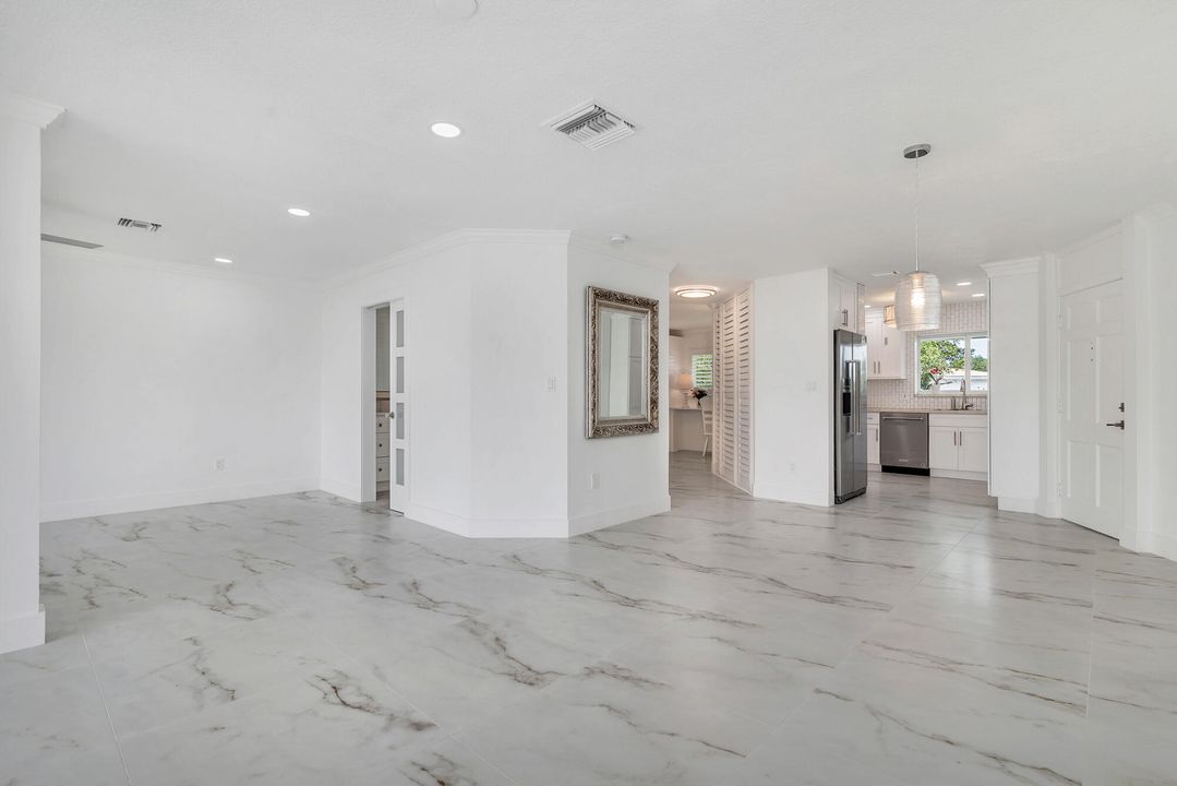 Activo con contrato: $299,999 (2 camas, 2 baños, 717 Pies cuadrados)