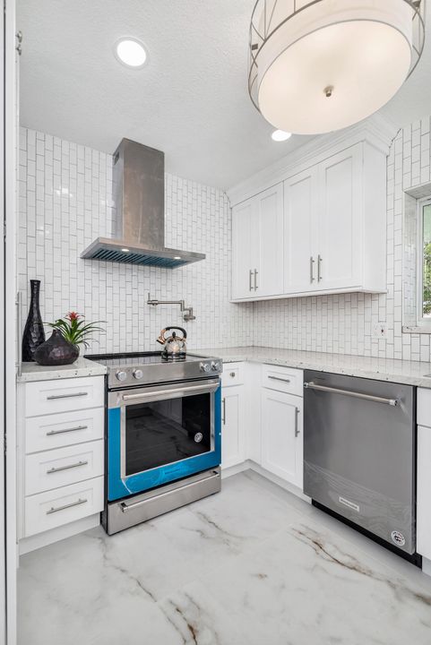 Activo con contrato: $299,999 (2 camas, 2 baños, 717 Pies cuadrados)