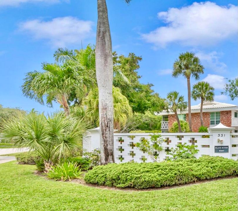 Activo con contrato: $299,999 (2 camas, 2 baños, 717 Pies cuadrados)