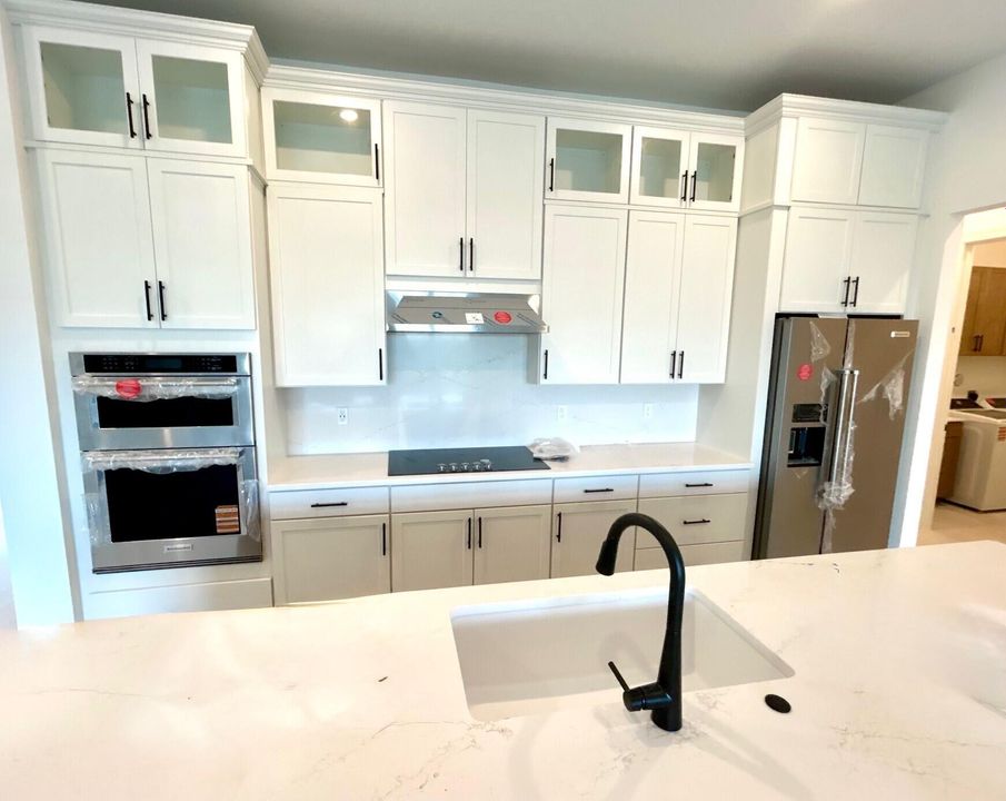 Active With Contract: $834,845 (4 beds, 3 baths, 2334 Square Feet)