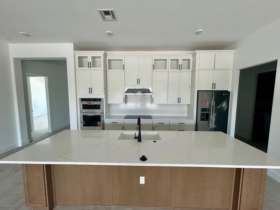 Active With Contract: $834,845 (4 beds, 3 baths, 2334 Square Feet)