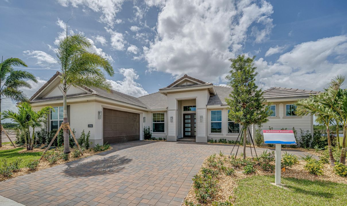 最近售出: $1,240,000 (4 贝兹, 3 浴室, 2995 平方英尺)