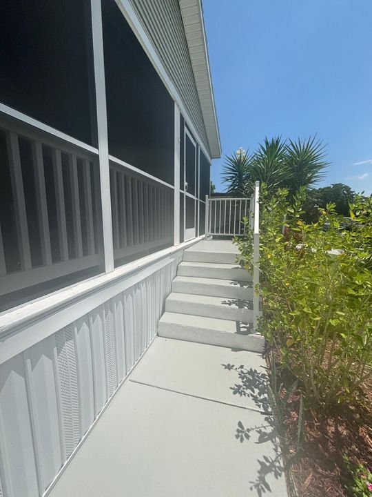 For Sale: $94,900 (2 beds, 2 baths, 1352 Square Feet)