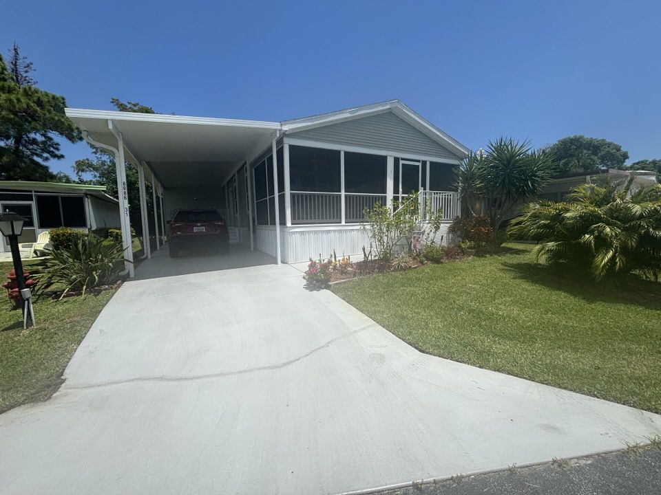 For Sale: $94,900 (2 beds, 2 baths, 1352 Square Feet)