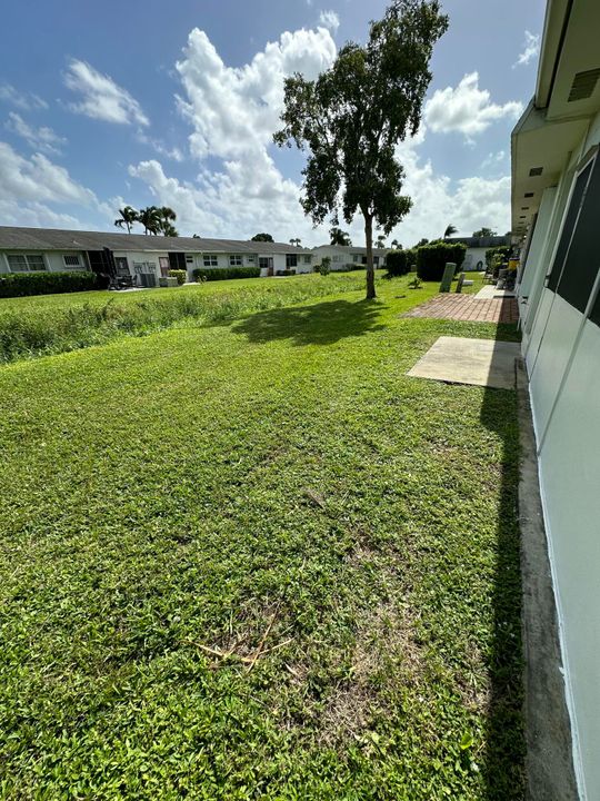 待售: $169,000 (1 贝兹, 1 浴室, 968 平方英尺)