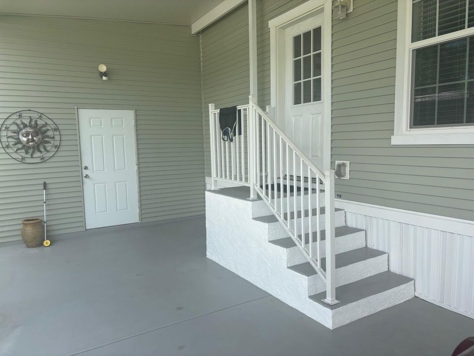 For Sale: $94,900 (2 beds, 2 baths, 1352 Square Feet)