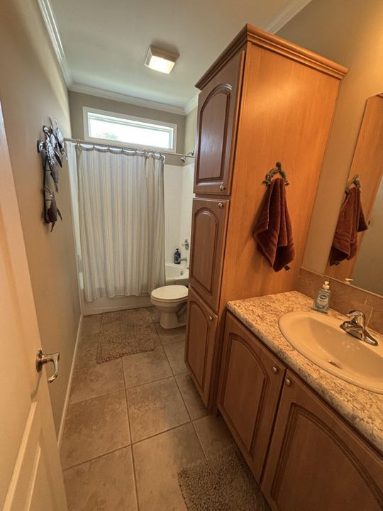 For Sale: $94,900 (2 beds, 2 baths, 1352 Square Feet)