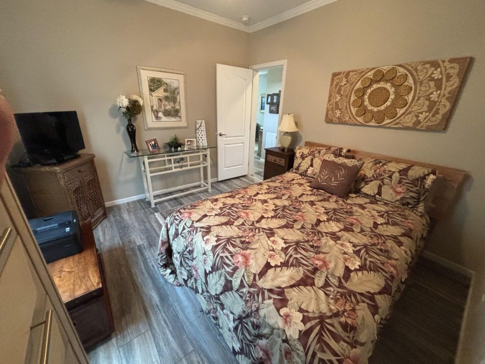 For Sale: $94,900 (2 beds, 2 baths, 1352 Square Feet)