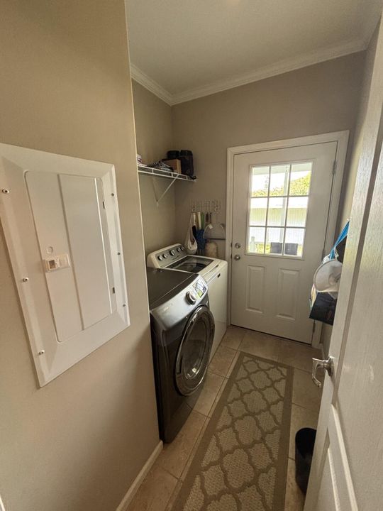 For Sale: $94,900 (2 beds, 2 baths, 1352 Square Feet)