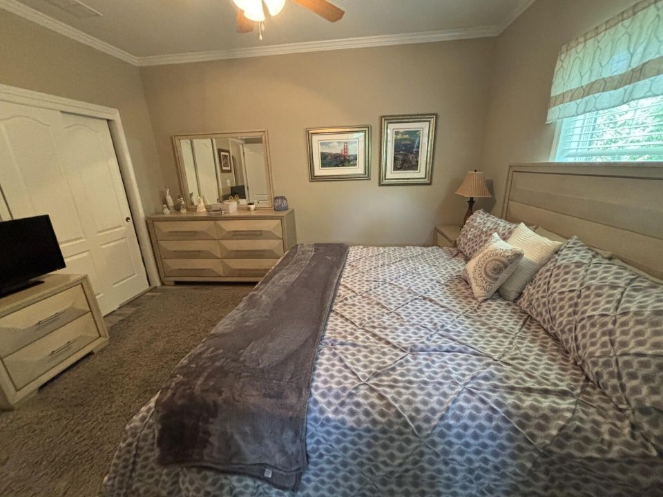 For Sale: $94,900 (2 beds, 2 baths, 1352 Square Feet)